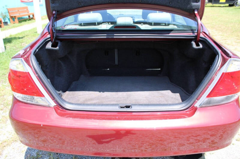 2005 Toyota Camry LE