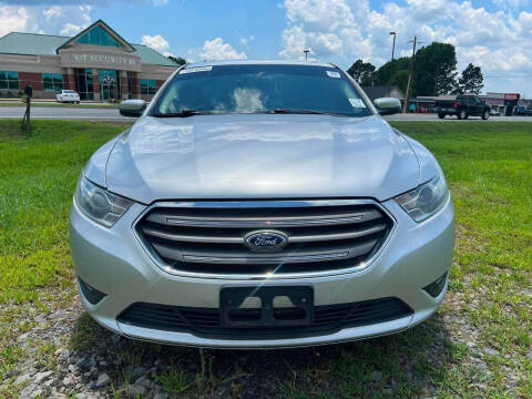 2018 Ford Taurus SEL
