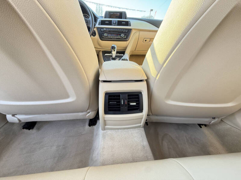 2014 BMW 3 Series 320i