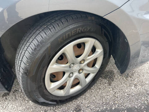 2012 Hyundai Accent GS