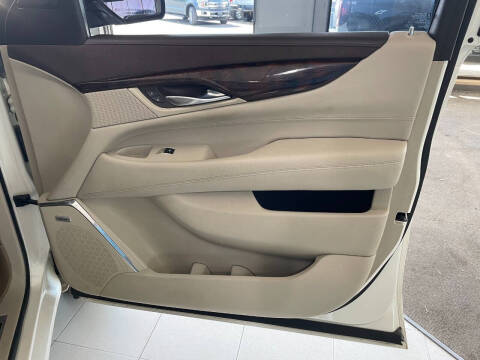 2015 Cadillac Escalade Luxury