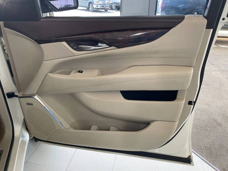 2015 Cadillac Escalade Luxury