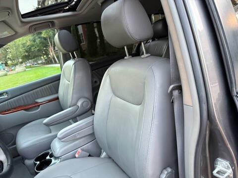 2004 Toyota Sienna XLE 7 Passenger