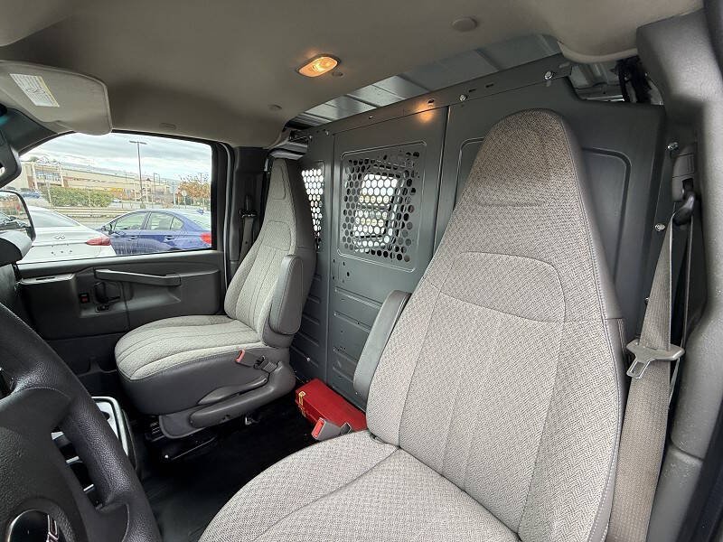 2017 GMC Savana 2500