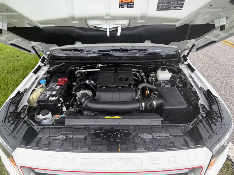 2024 Nissan Frontier SV