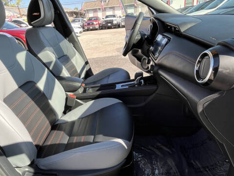 2024 Nissan Kicks SR