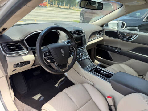 2017 Lincoln Continental Select