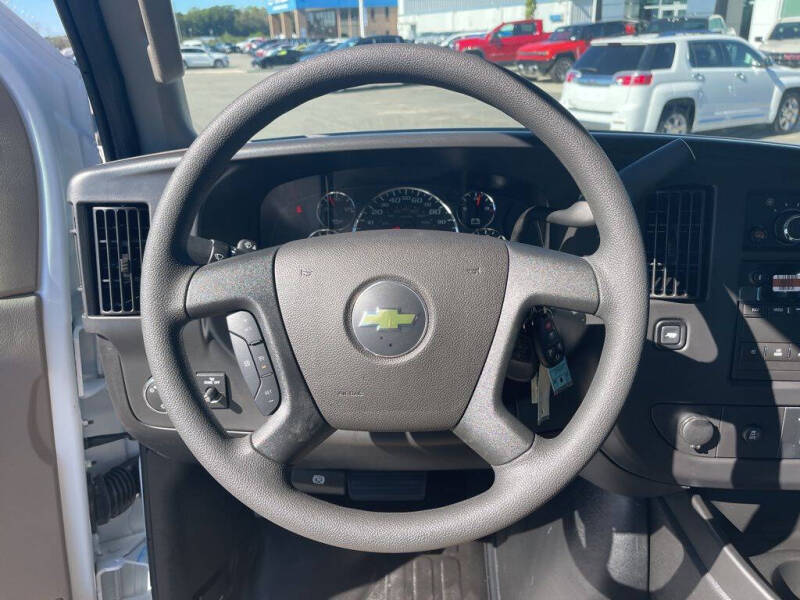 2025 Chevrolet Express 2500