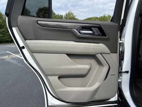 2025 GMC Yukon Elevation