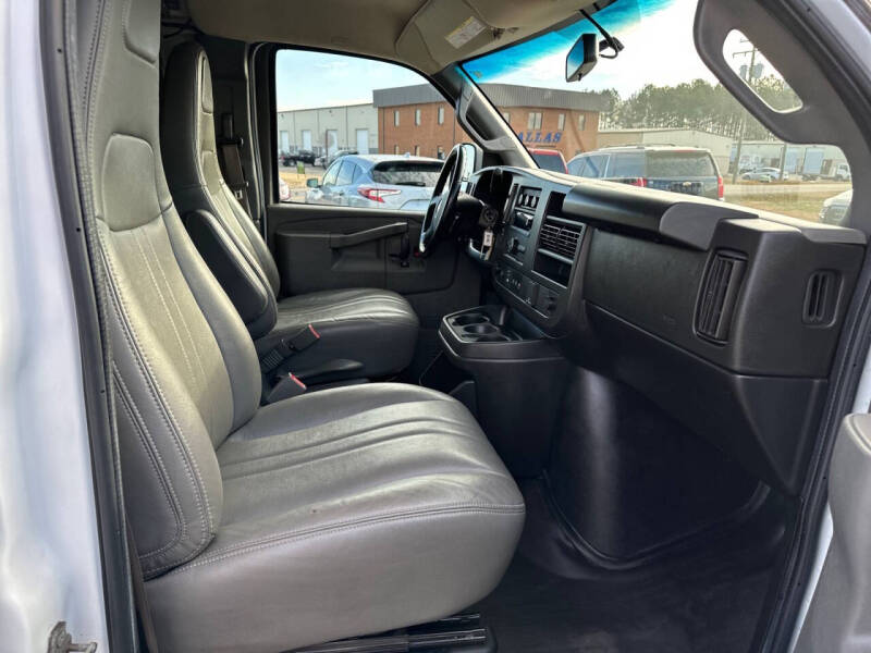 2022 Chevrolet Express 2500