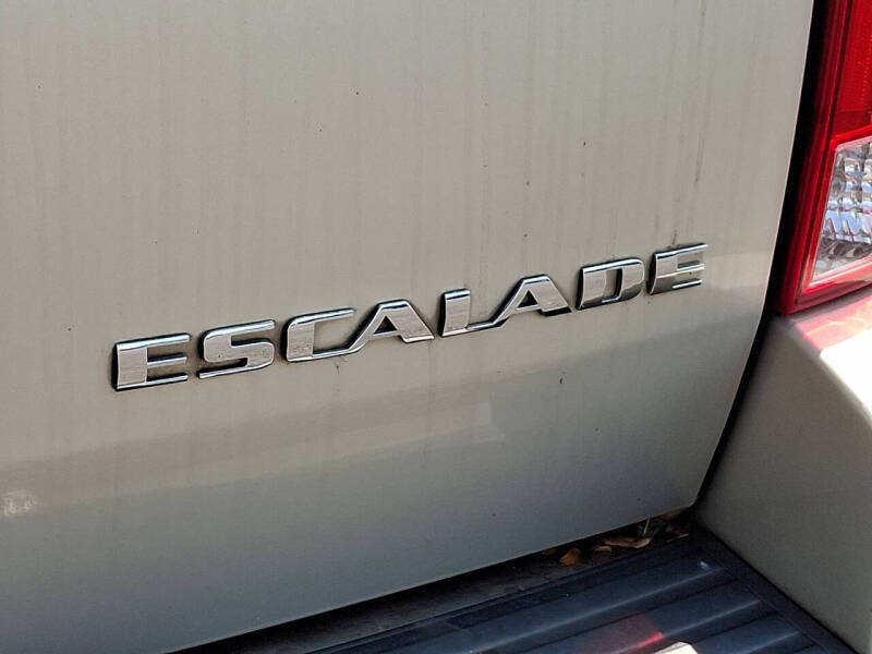 2011 Cadillac Escalade Premium