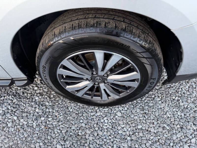 2017 Nissan Pathfinder S