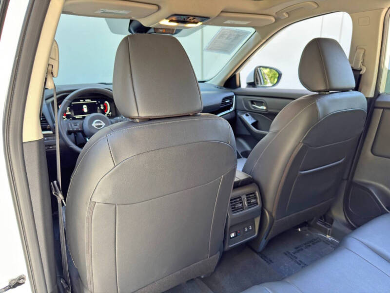 2024 Nissan Rogue SL