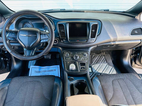 2015 Chrysler 200 S