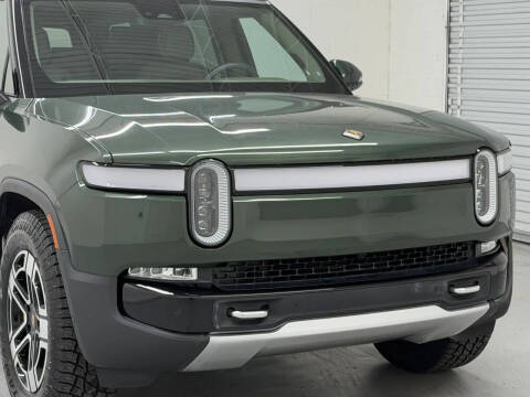 2023 Rivian R1S Adventure