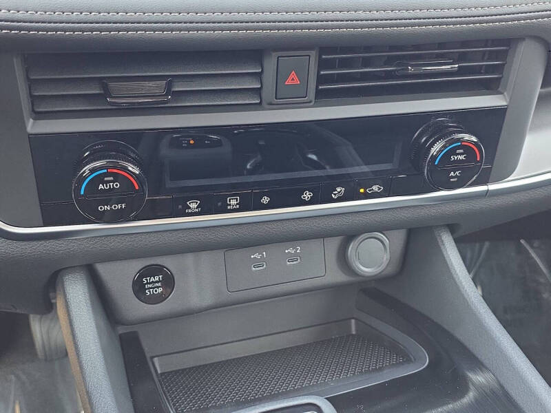 2026 Nissan Rogue SV