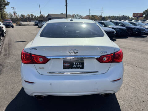2015 Infiniti Q50 Premium