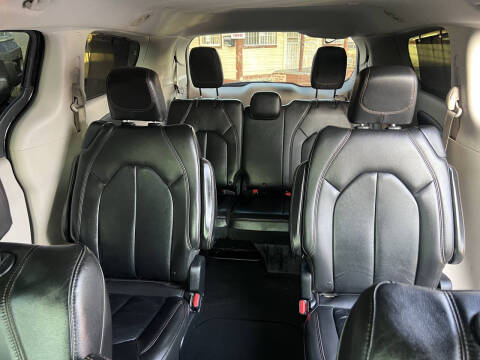 2017 Chrysler Pacifica Touring Plus