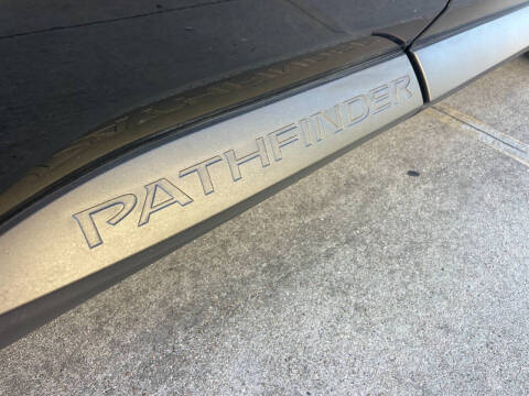 2022 Nissan Pathfinder SL