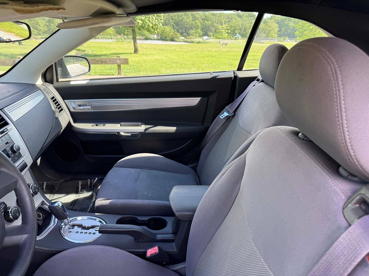 2009 Chrysler Sebring 4