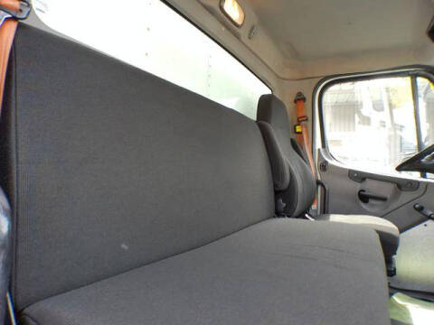 2015 Freightliner M2 106