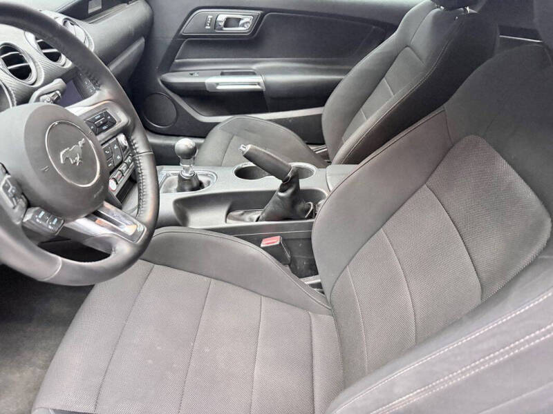 2017 Ford Mustang V6