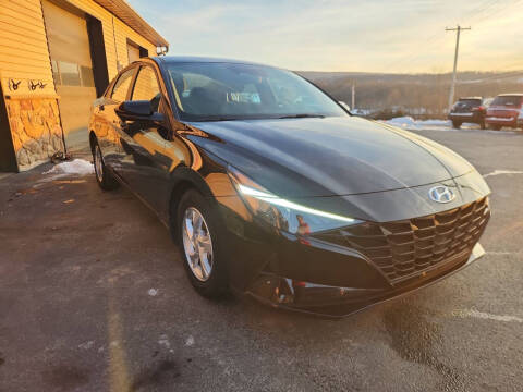 2022 Hyundai Elantra SE