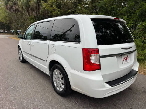 2014 Chrysler Town and Country Touring