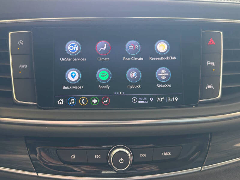 2023 Buick Enclave Essence