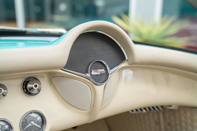 1957 Chevrolet Corvette 18