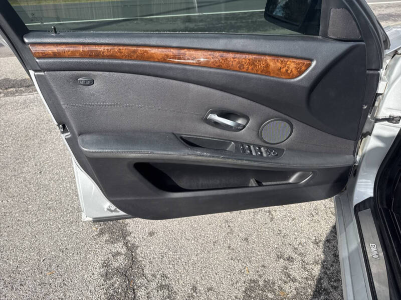 2009 BMW 5 Series 528i xDrive