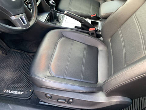 2012 Volkswagen Passat SE PZEV