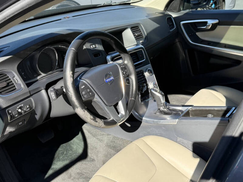 2017 Volvo V60 T5 Premier