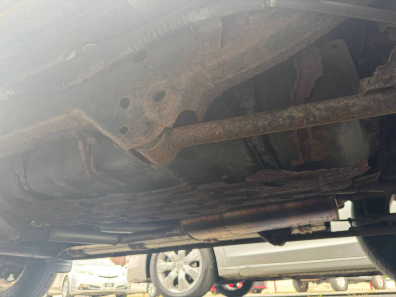 2004 Toyota Sequoia SR5