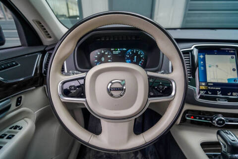 2018 Volvo XC90 T6 Momentum