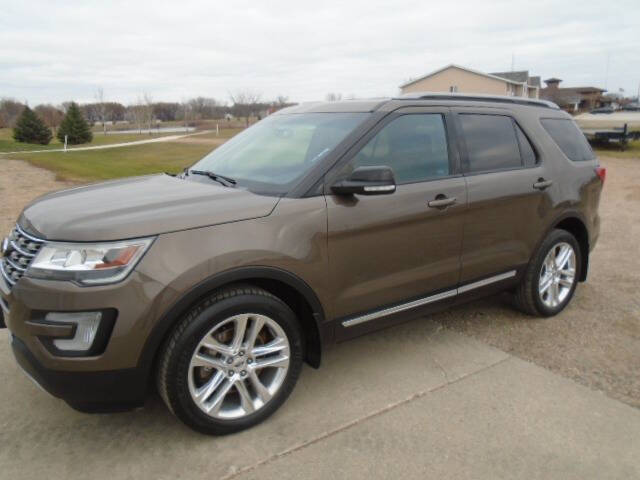 2016 Ford Explorer XLT's photo