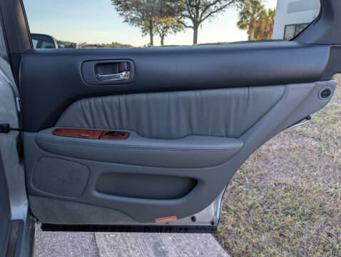1999 Lexus LS 400