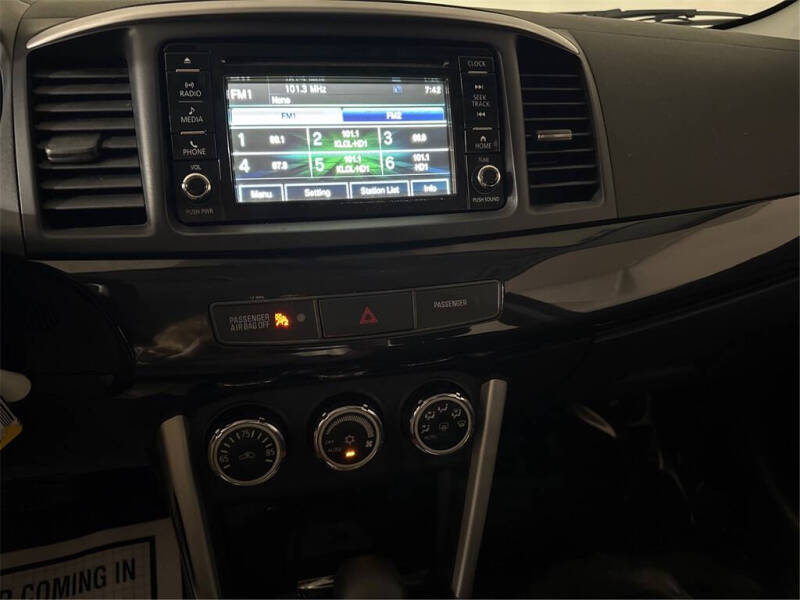 2017 Mitsubishi Lancer ES