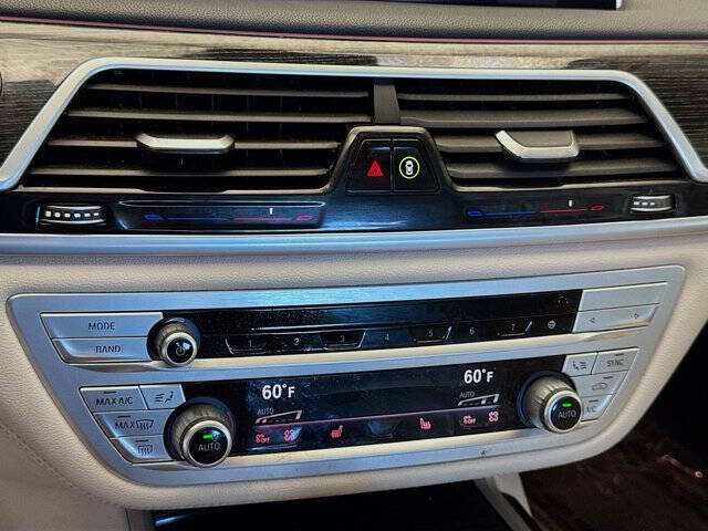 2022 BMW 7 Series 740i