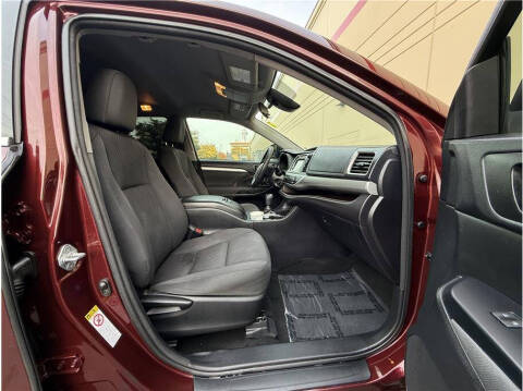 2017 Toyota Highlander LE