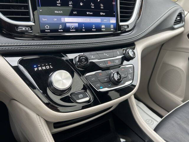 2023 Chrysler Pacifica Plug-In Hybrid Limited