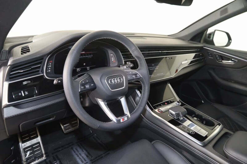 2024 Audi SQ8 4.0T quattro Premium Plus