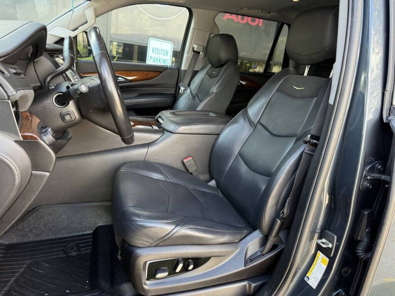 2019 Cadillac Escalade Luxury