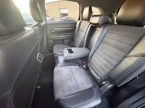 2020 Mitsubishi Outlander SE