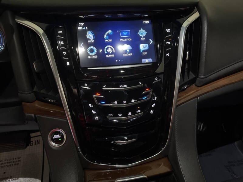 2019 Cadillac Escalade Standard