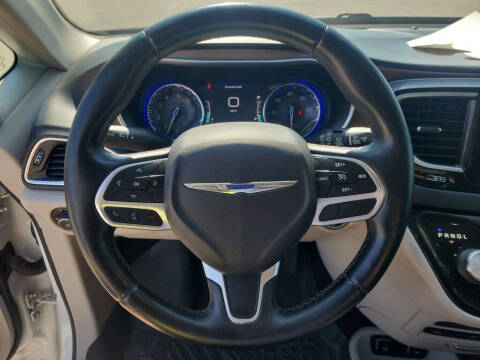 2017 Chrysler Pacifica Touring-L Plus