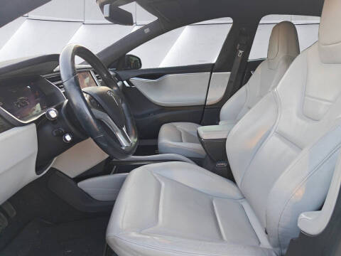 2015 Tesla Model S 70D