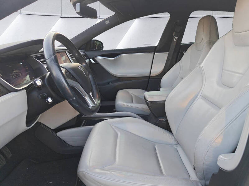 2015 Tesla Model S 70D