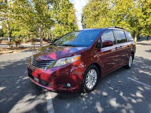 2013 Toyota Sienna for sale at Bay Auto Exchange in Fremont CA