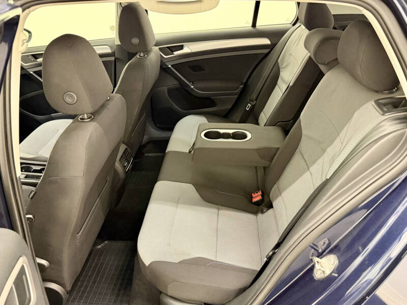 2016 Volkswagen e-Golf SE